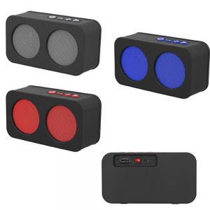 Bocina portátil de acabado rubber con Bluetooth, entrada SD, USB, radio FM y botones de color en contraste. Batería recargable con duración de 2-3 hrs.